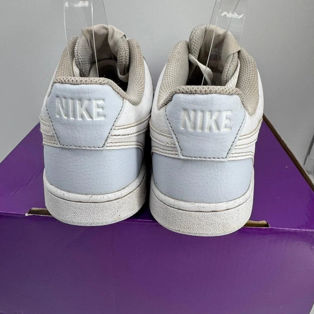 Nike Women's White & LiNike Women's White & Light Blue Fashion Sneakers Size 7.5